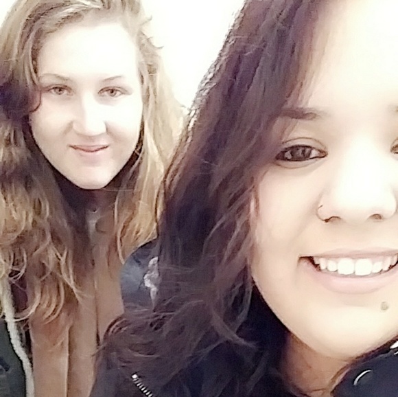 Meet your Posher, Erica - Picture 3 of 8